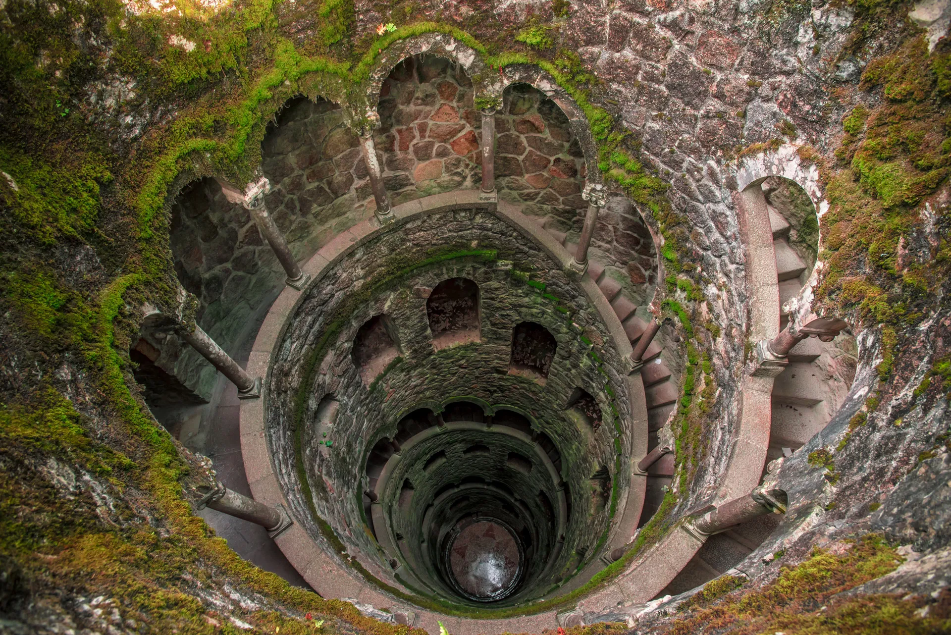 Initiation Well Poco Iniciatico at Quinta da Regaleira looking down opt