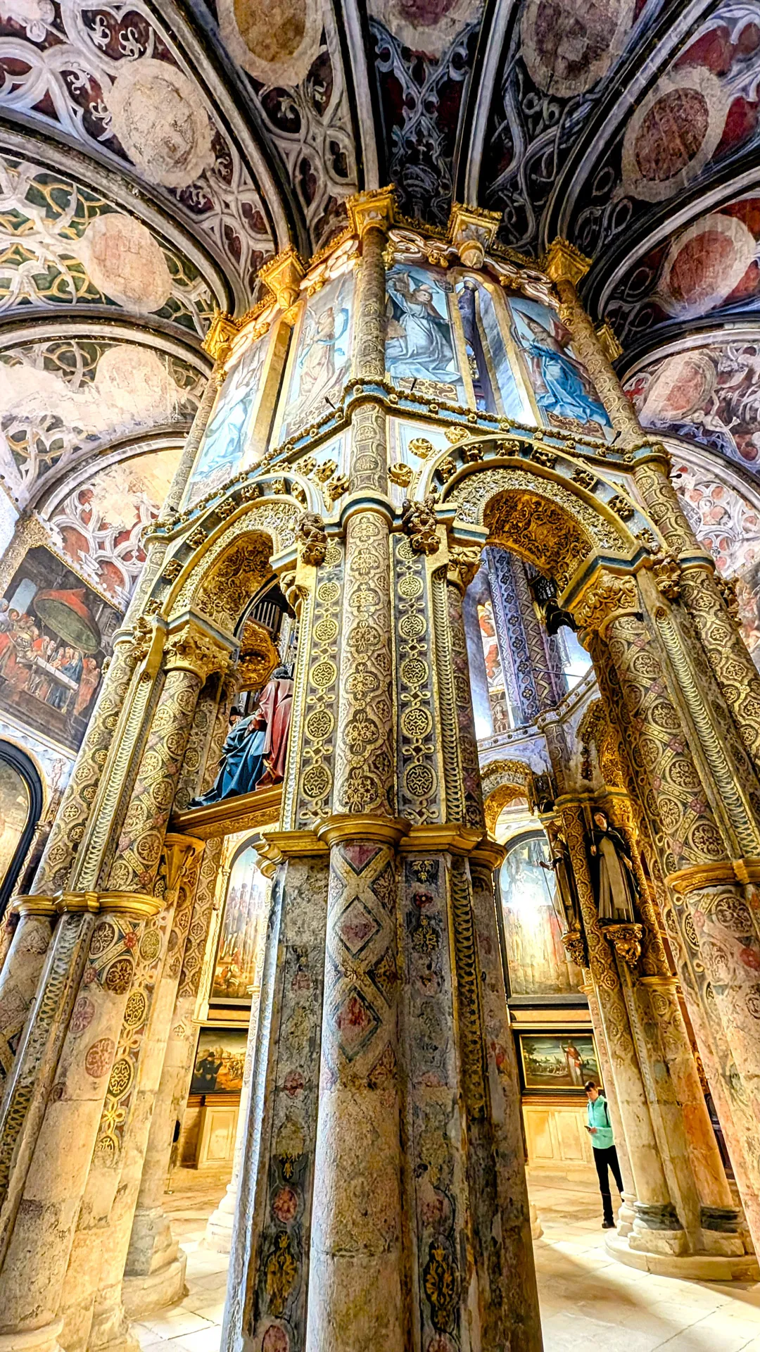 Interior of the Charola the Round Church or Rotunda,Tomar 04 opt