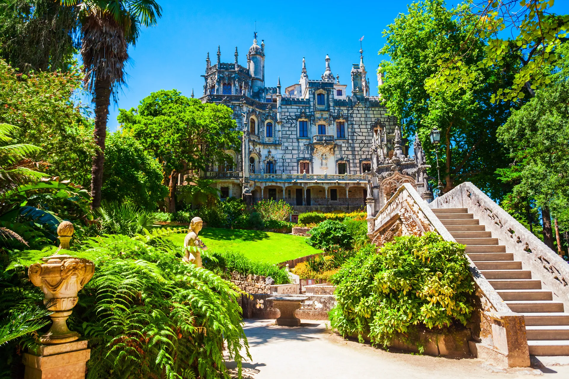 Regaleira Palace or Quinta da Regaleira opt